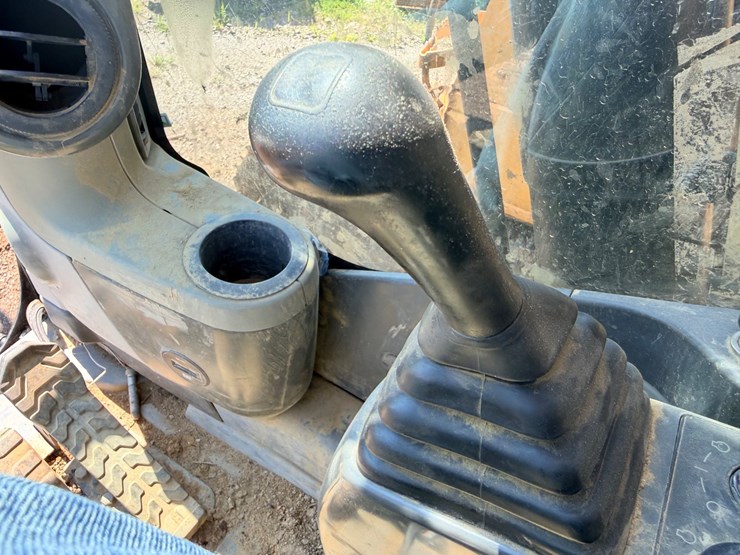 2010-caterpillar-328d-image-53