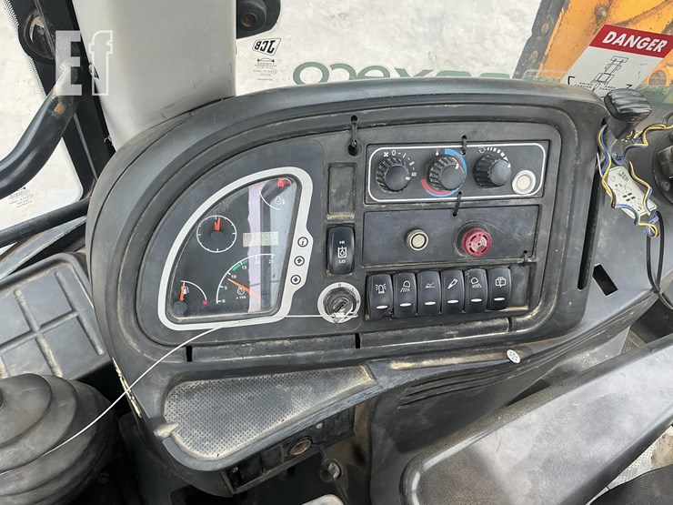 2016-jcb-3cx14-image-10
