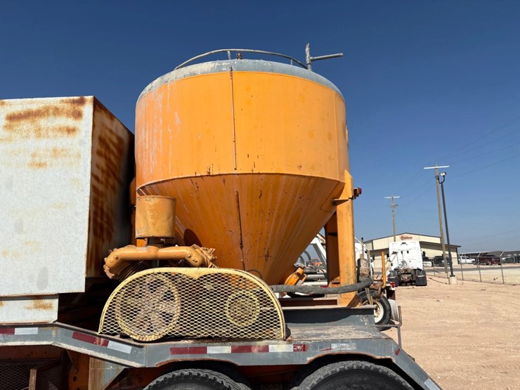 national-oilwell-p17-t/a-cement-pump-trailer-image-5