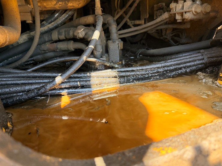 2010-caterpillar-328d-image-105
