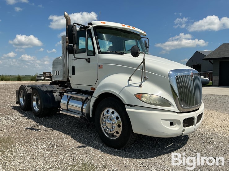 2011-international-prostar-image-3