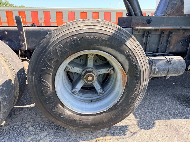 1993-mack-dm690s-image-65