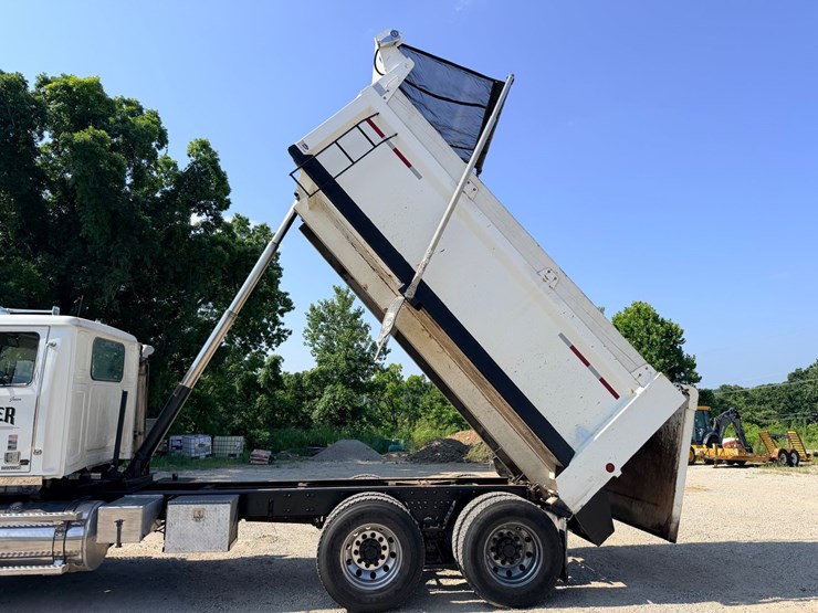2016-western-star-4700-image-27