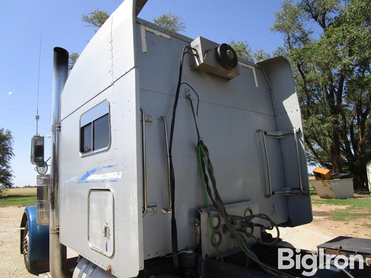 2001-peterbilt-379-image-9