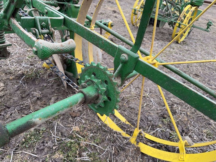 john-deere-two-row-planter-image-17
