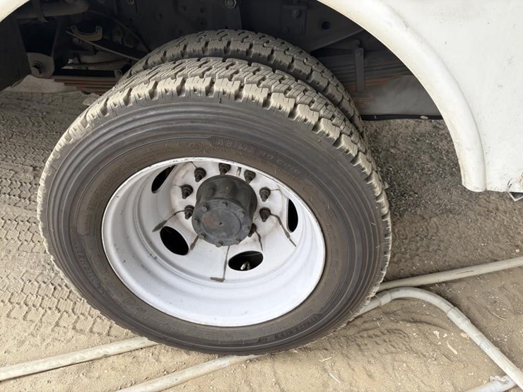 2015-ford-f550-xlt-image-5