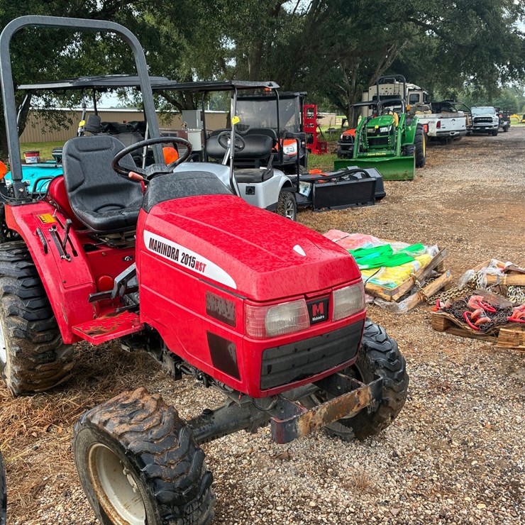 2015 MAHINDRA 2015 HST