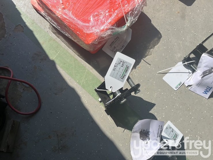 unused-tpm-quick-hitch,-1"-pin-hole-to-suit-0.8-1.4-ton-mini-excavators-image-2
