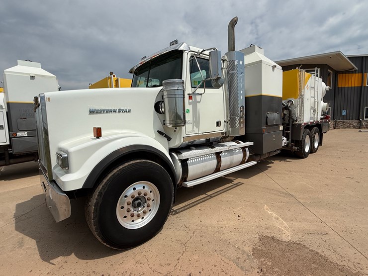 2009-western-star-4900-image-2