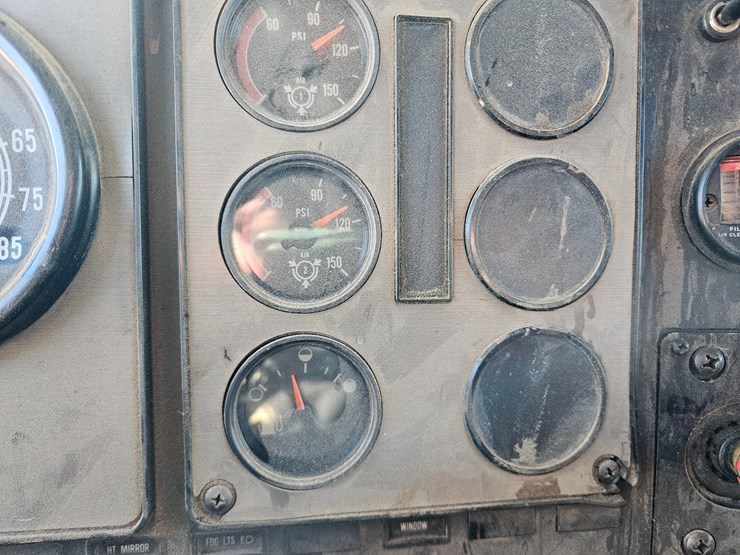 1990-international-f9370-image-80