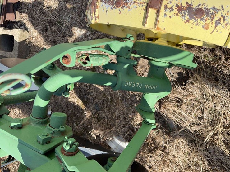 john-deere-pull-type-three-bottom-plow-image-23