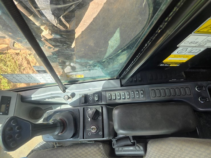 2015-caterpillar-521b-image-40