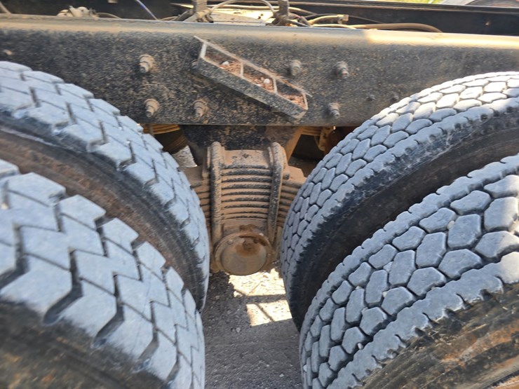 2002-mack-rd688s-image-63