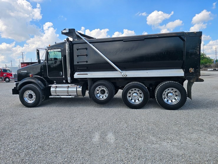 2015-kenworth-t800-image-8