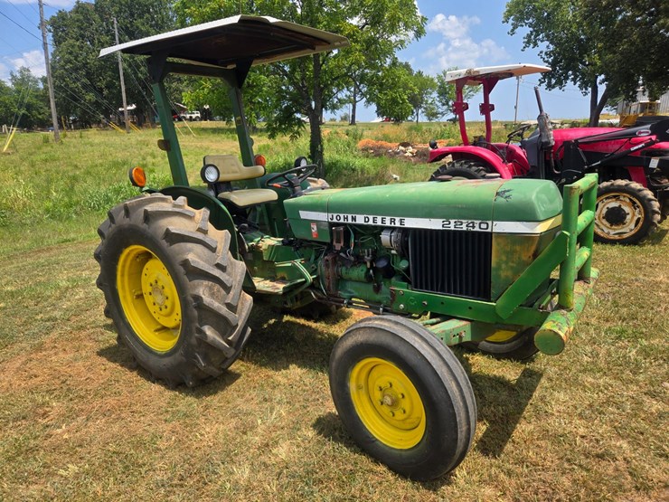 john-deere-2240-image-11