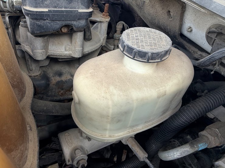 2010-ford-f550-image-42