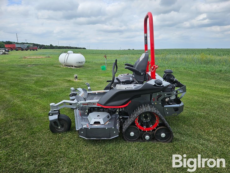 2022-altoz-trx766-zero-turn-all-terrain-commercial-mower-w/tracks-image-8