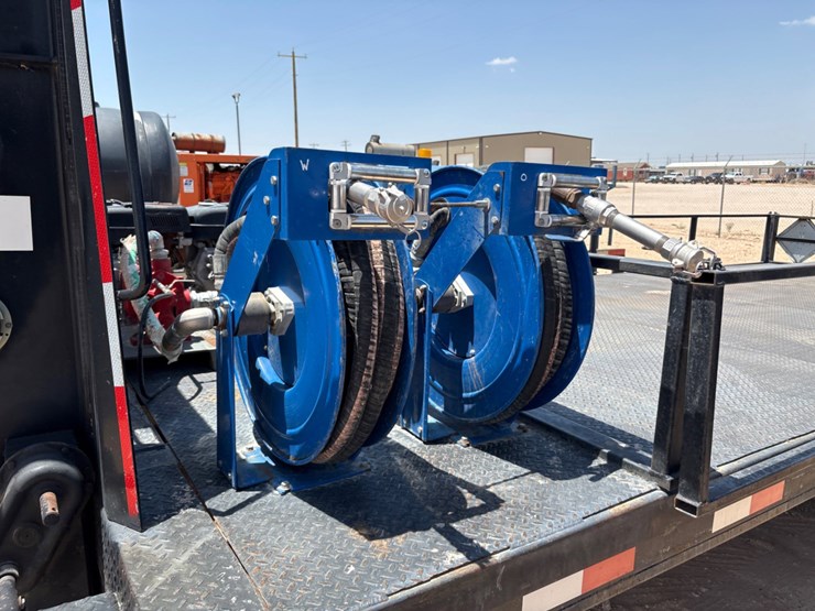 2018-gatormade-20’-x-8’-t/a-gooseneck-chemical-pump-trailer-image-8