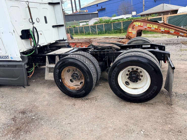 2014-international-prostar-image-25
