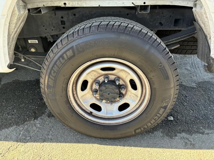 2017-ford-f250-xl-image-5