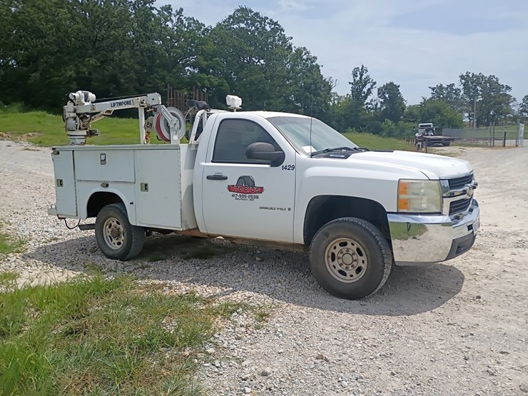 2008-chevrolet-silverado-3500-image-12