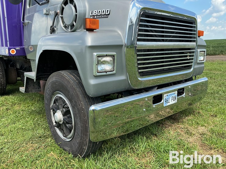 1989-ford-l800-image-16