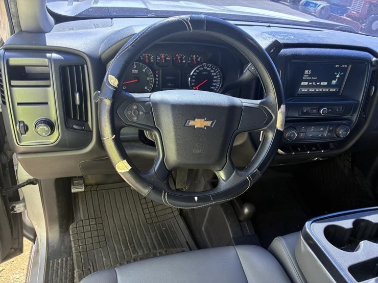 2018-chevrolet-silverado-1500-image-22