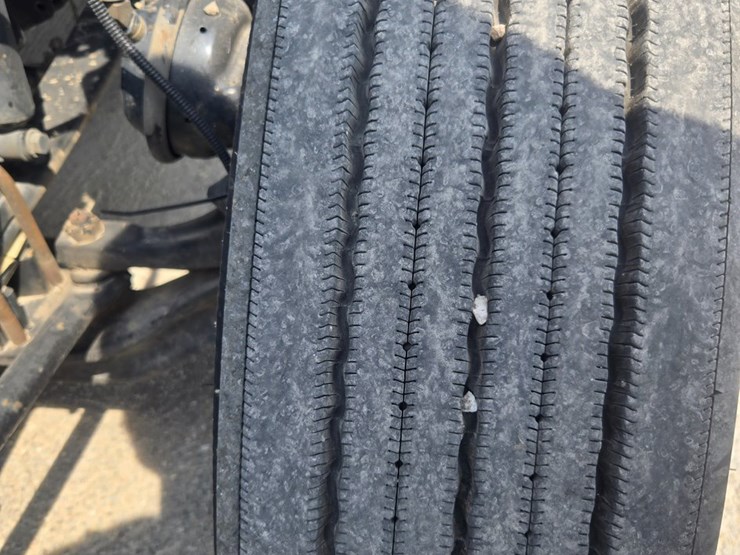 2019-kenworth-t680-image-31