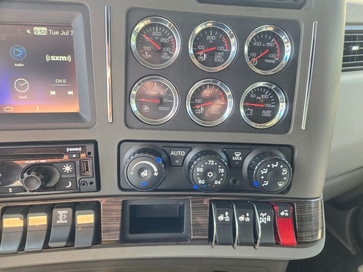 2019-kenworth-t880-image-55