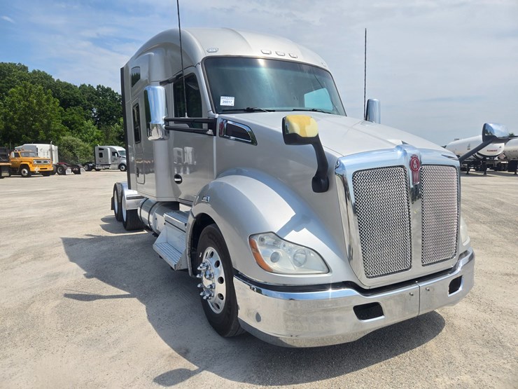 2019-kenworth-t680-image-19