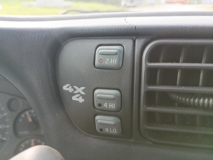 2003-chevrolet-blazer-image-43