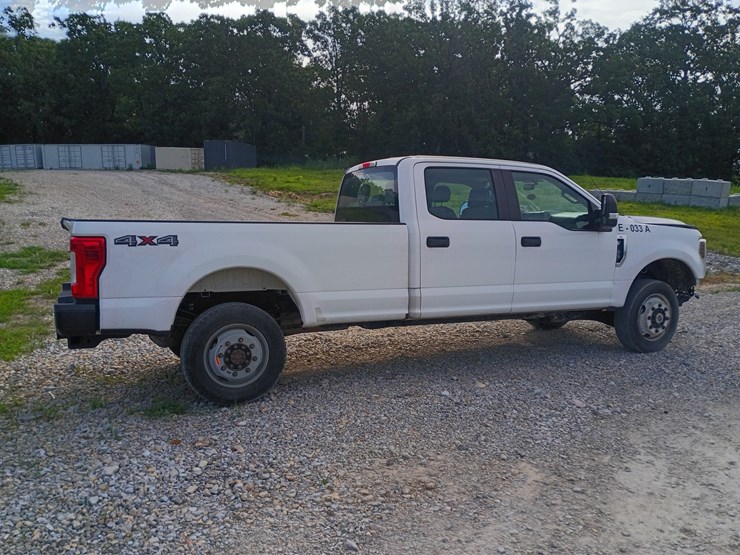2018-ford-f350-image-10