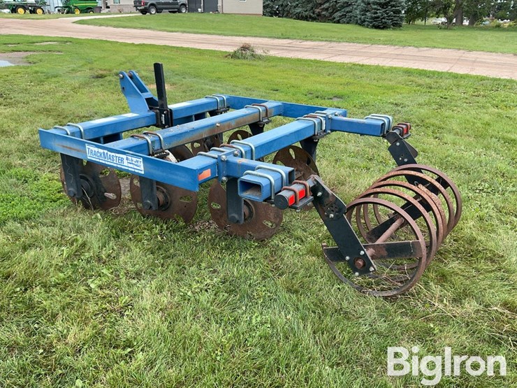 blu-jet-track-master-image-7