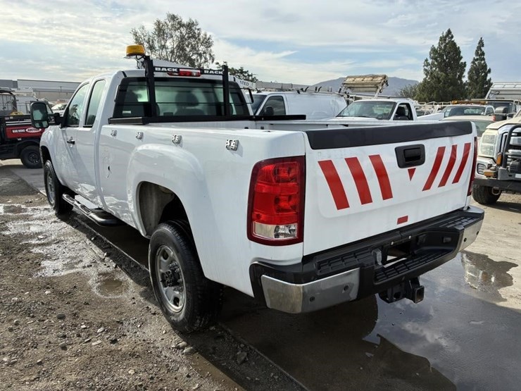 2012-gmc-sierra-2500-image-4