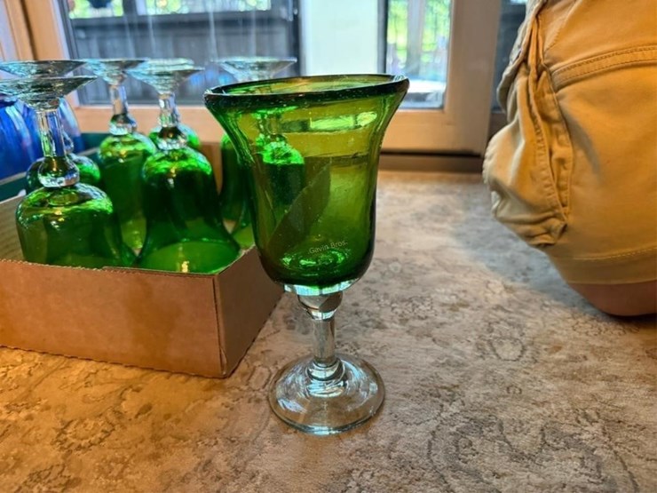 (8)-green-stemware-glasses-image-2