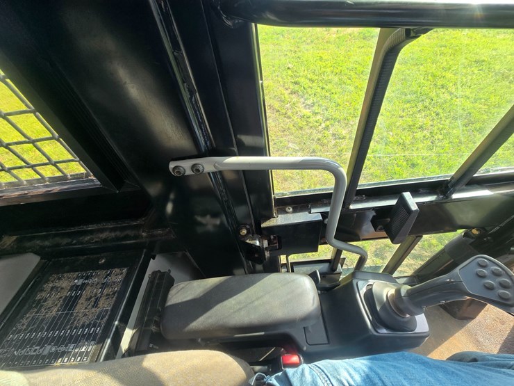 2015-caterpillar-521b-image-50