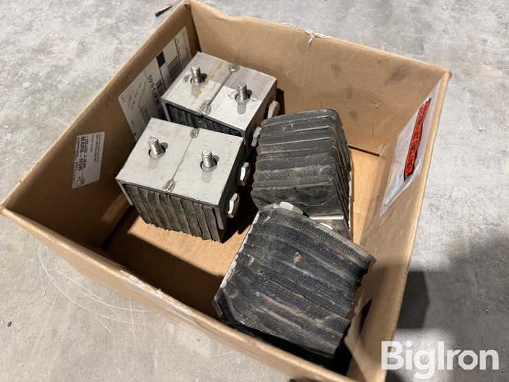 great-dane-rubber-dock-bumpers-image-3