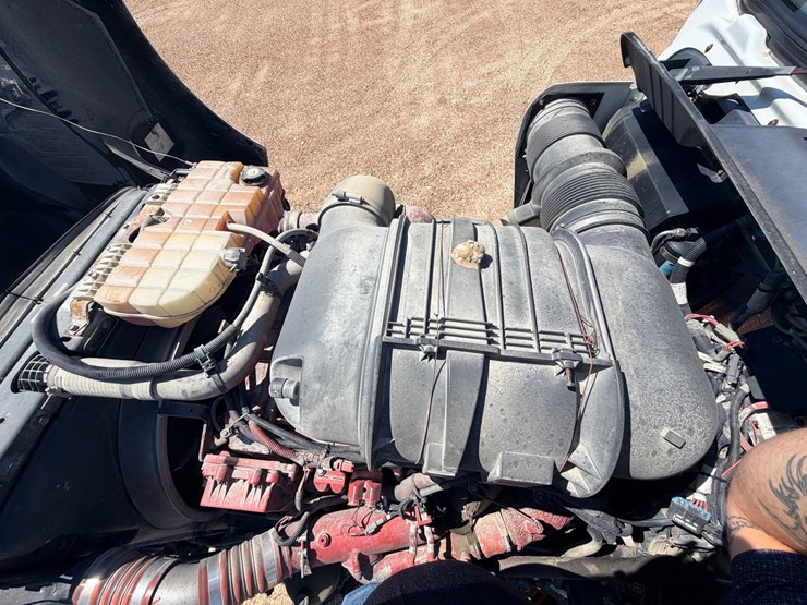 2010-kenworth-t800-image-29