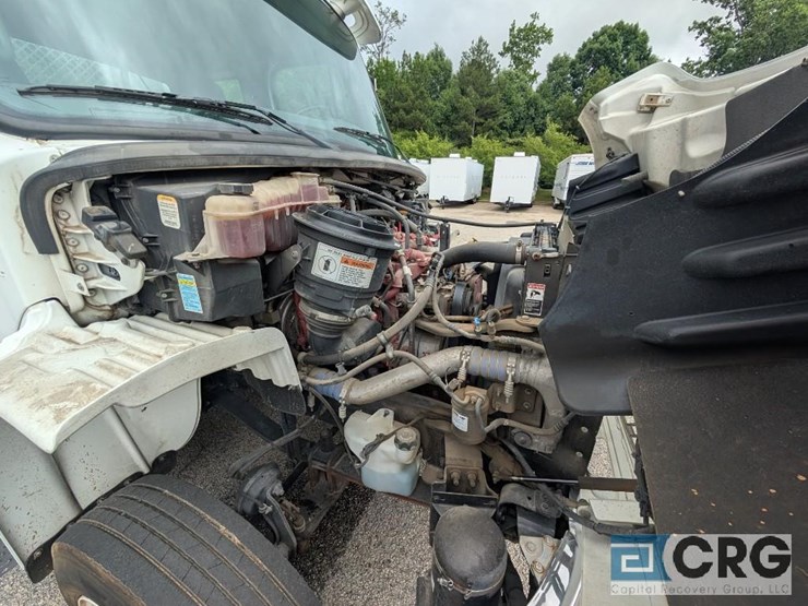 2012-freightliner-m2-stakebed-truck-image-13