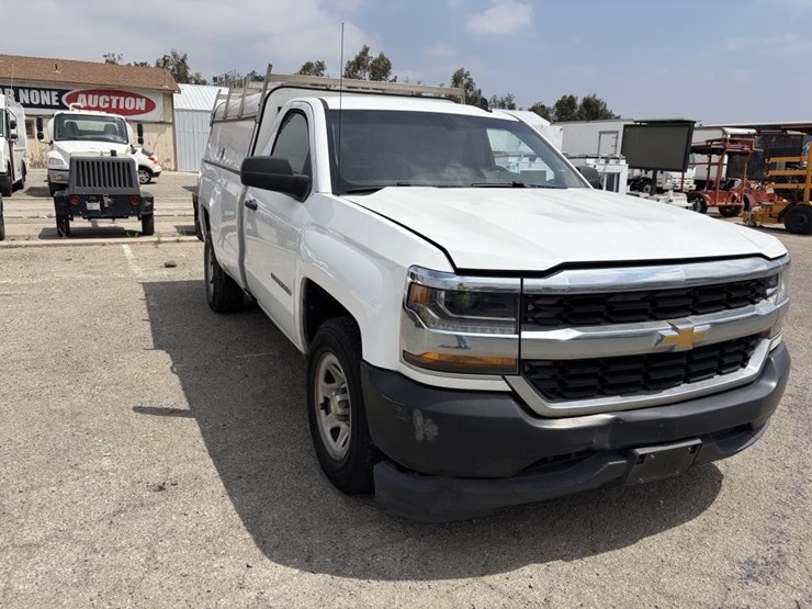2016-chevrolet-1500-image-2