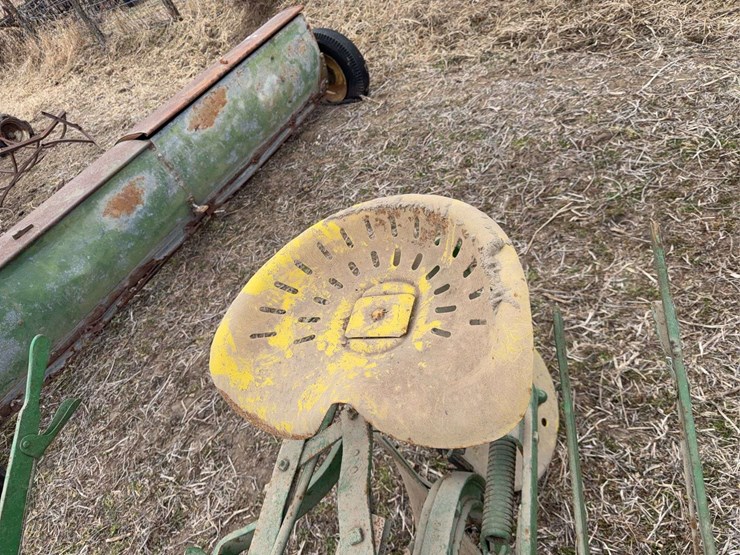 john-deere-two-bottom-plow-image-17