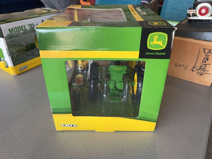 john-deere-16-image-12