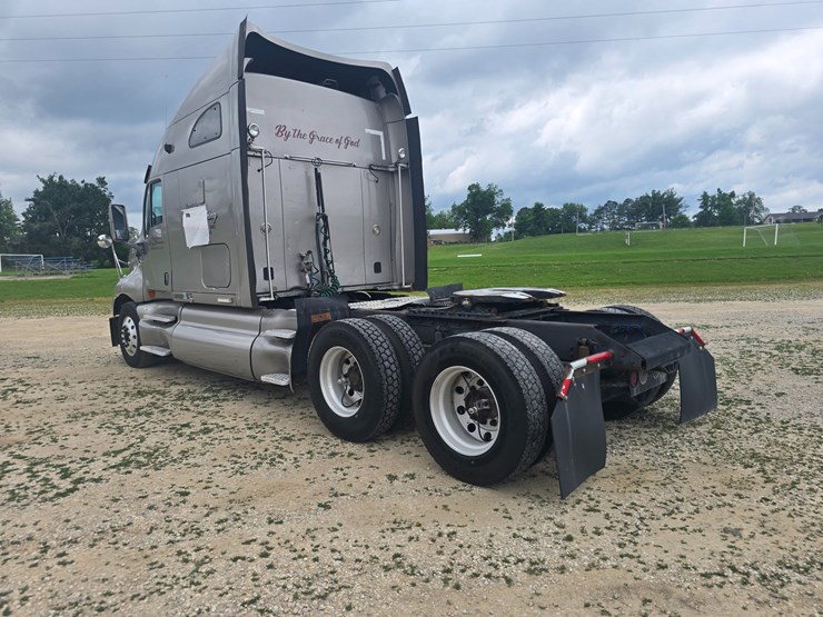 2010-kenworth-t2000-image-10