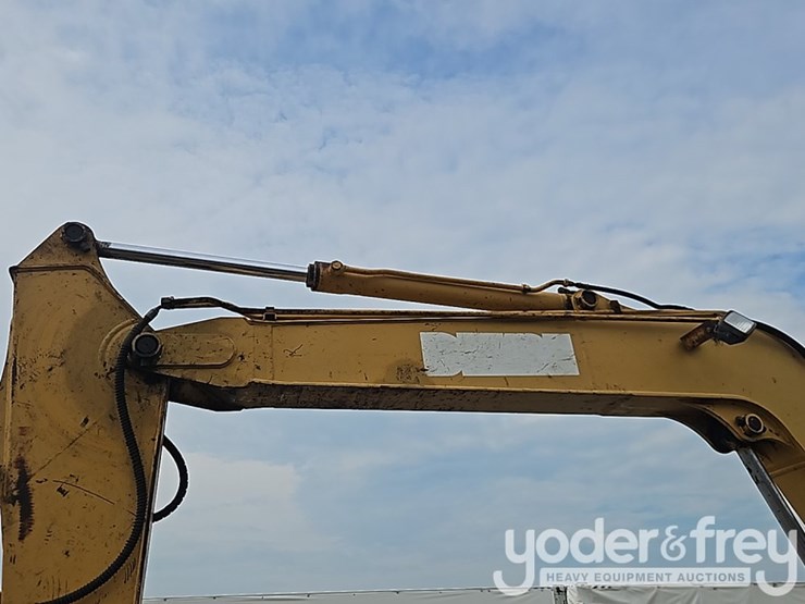 2005-deere-80c-image-20