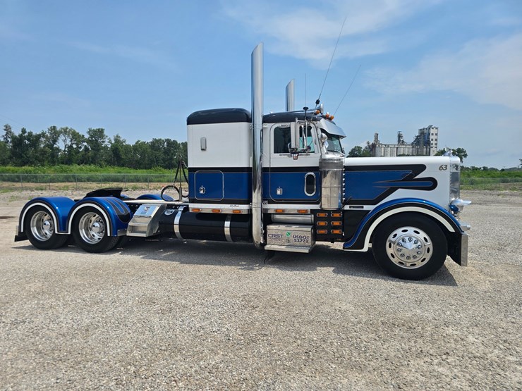 2000-peterbilt-379-image-37