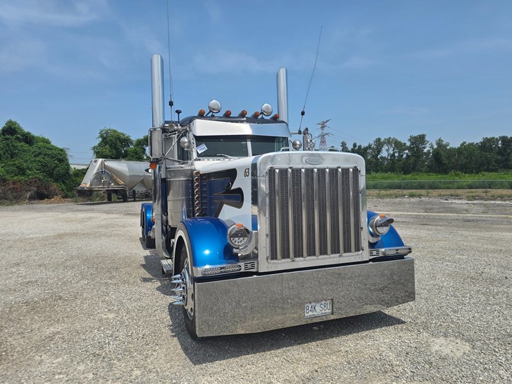 2000-peterbilt-379-image-44