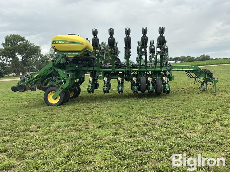 2009-john-deere-1790-image-4