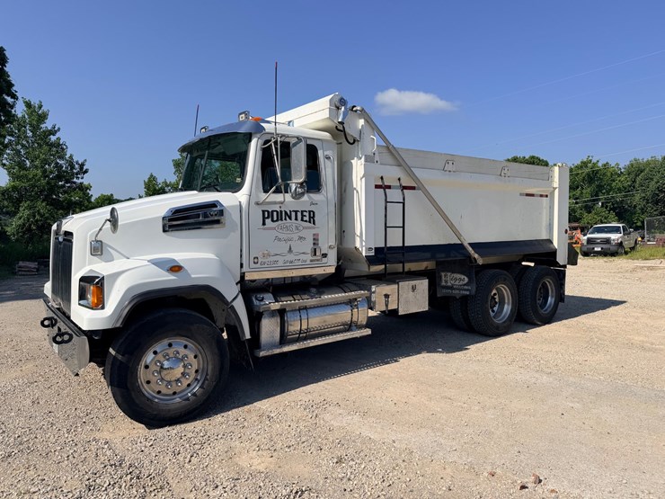2016-western-star-4700-image-3