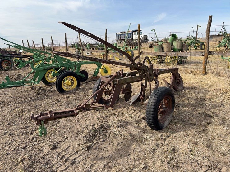 john-deere-no.-44-pull-type-two-bottom-plow-image-1