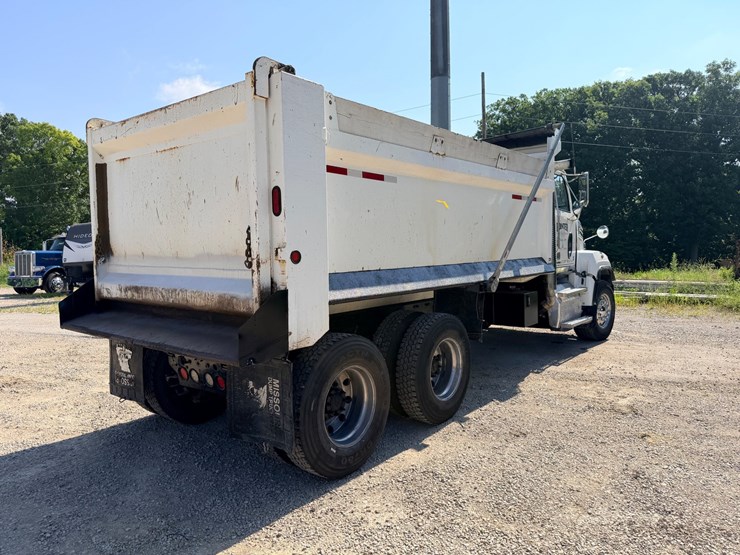 2016-western-star-4700-image-16